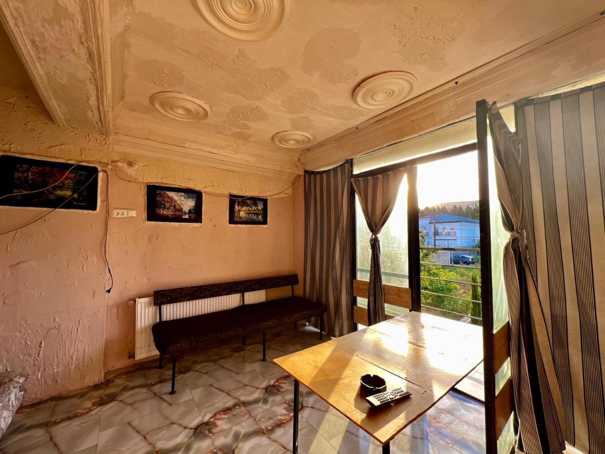 Smile Guesthouse Тбілісі Екстер'єр фото
